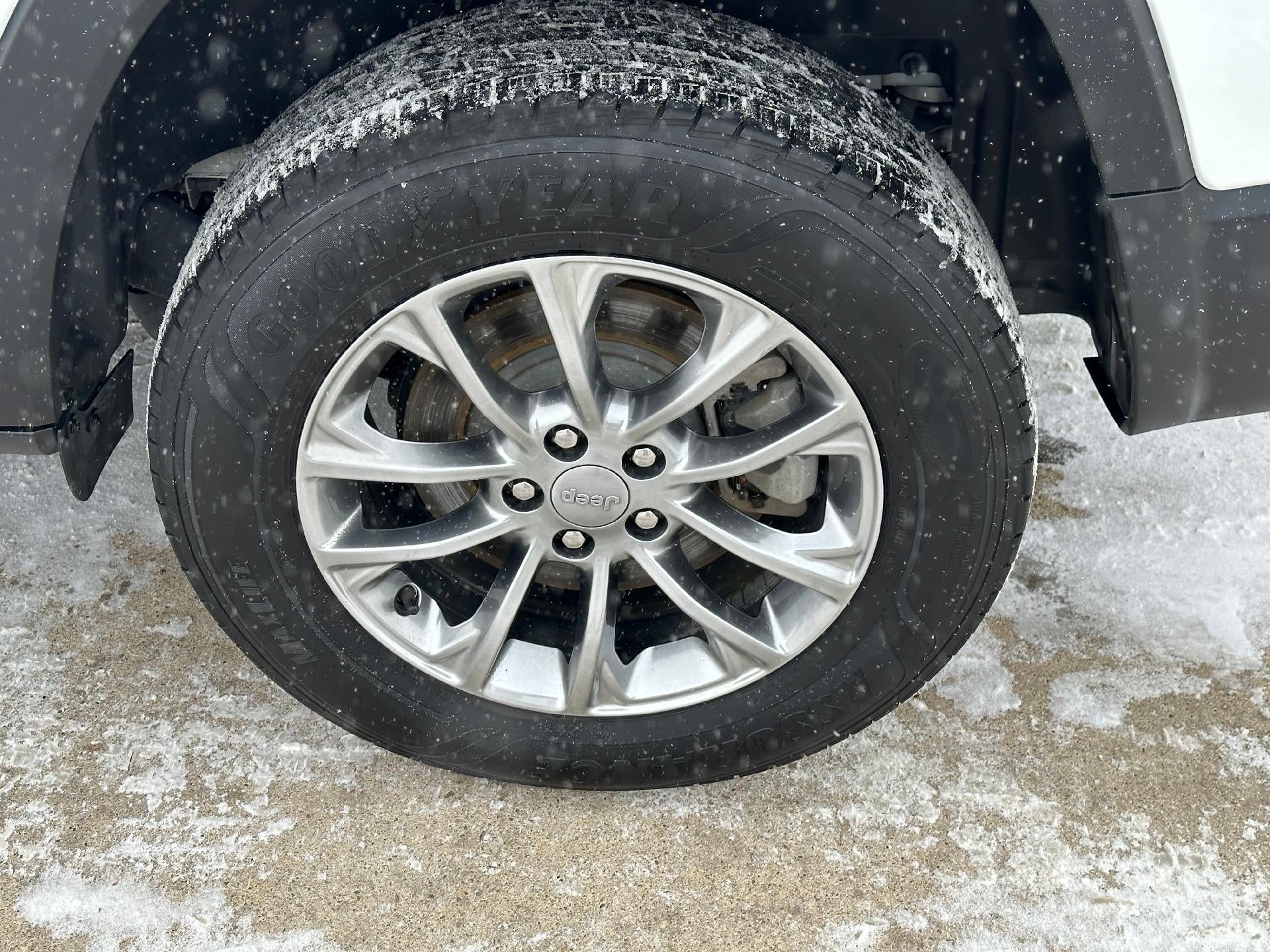 2020 Jeep Cherokee Base