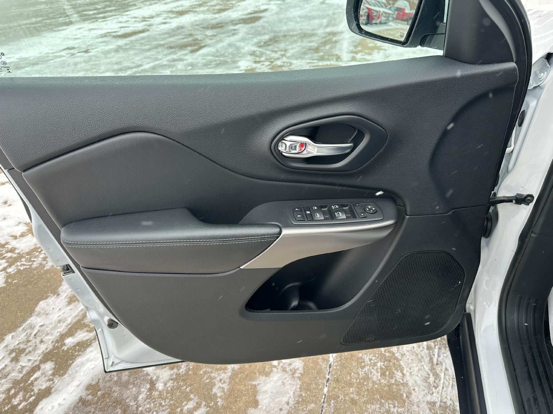 2020 Jeep Cherokee Base