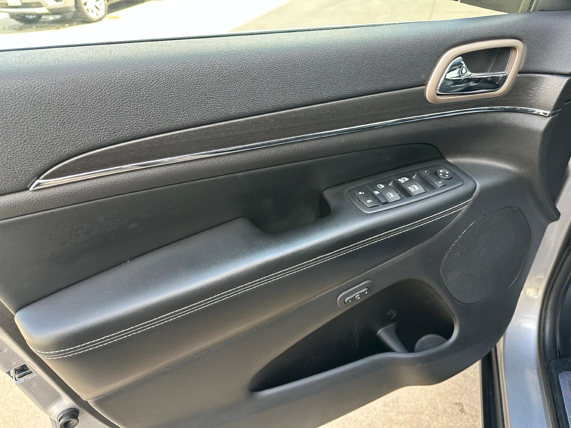 2016 Jeep Grand Cherokee Base
