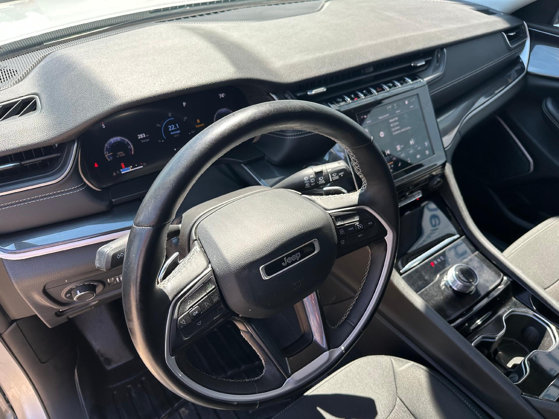 2022 Jeep Grand Cherokee Base