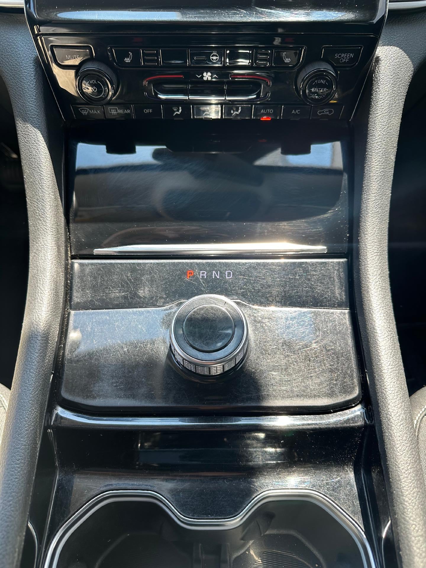 2022 Jeep Grand Cherokee Base