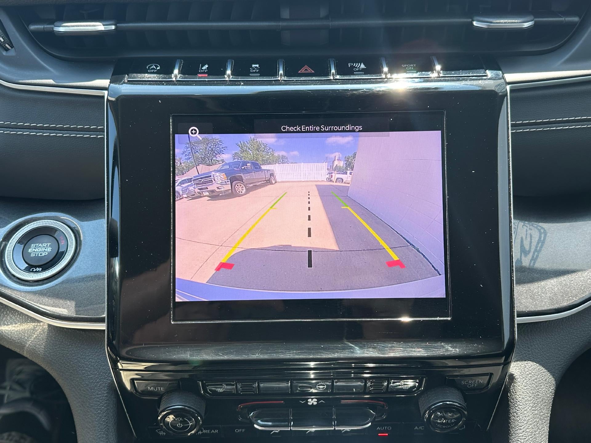 2022 Jeep Grand Cherokee Base