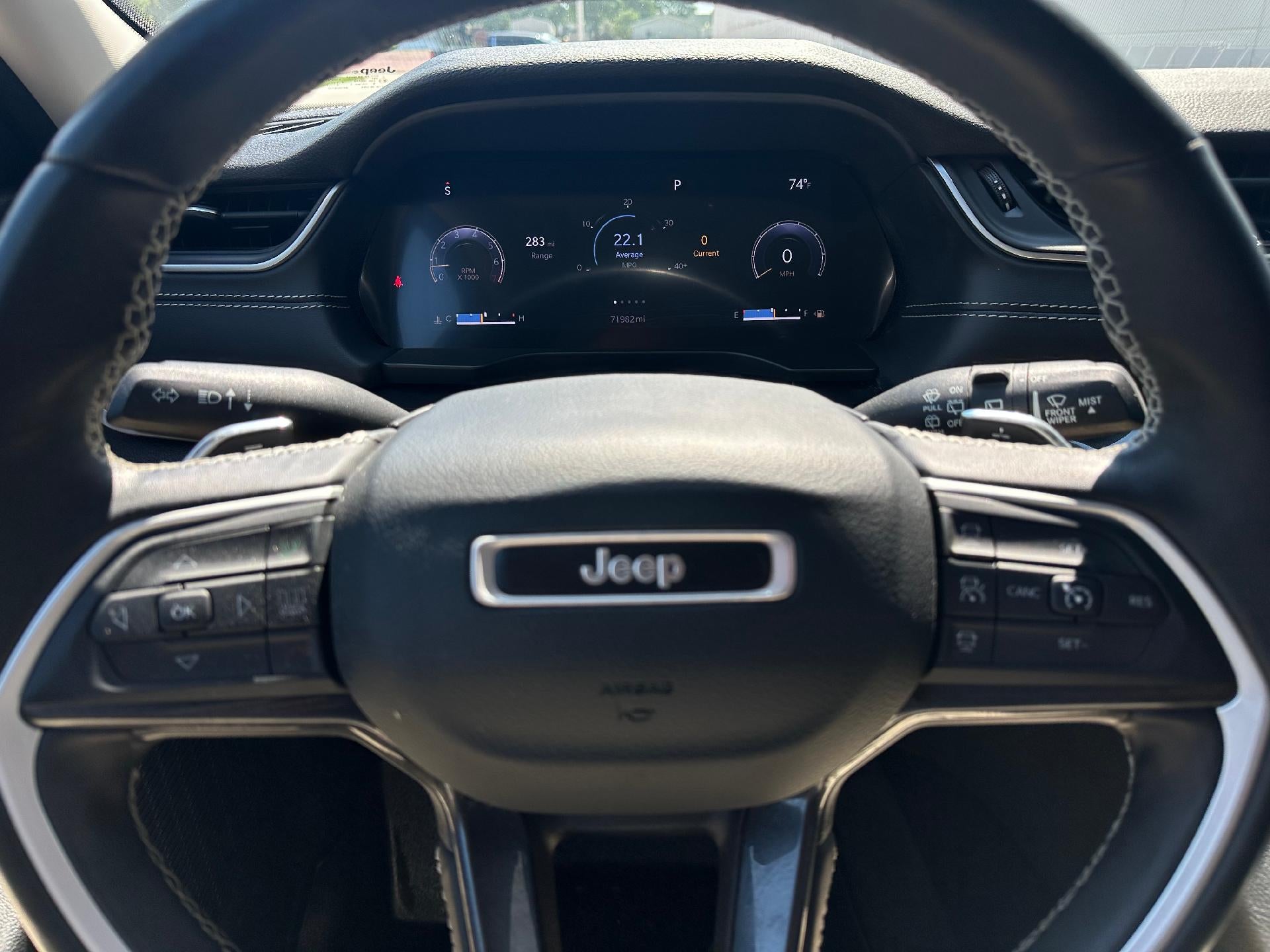 2022 Jeep Grand Cherokee Base