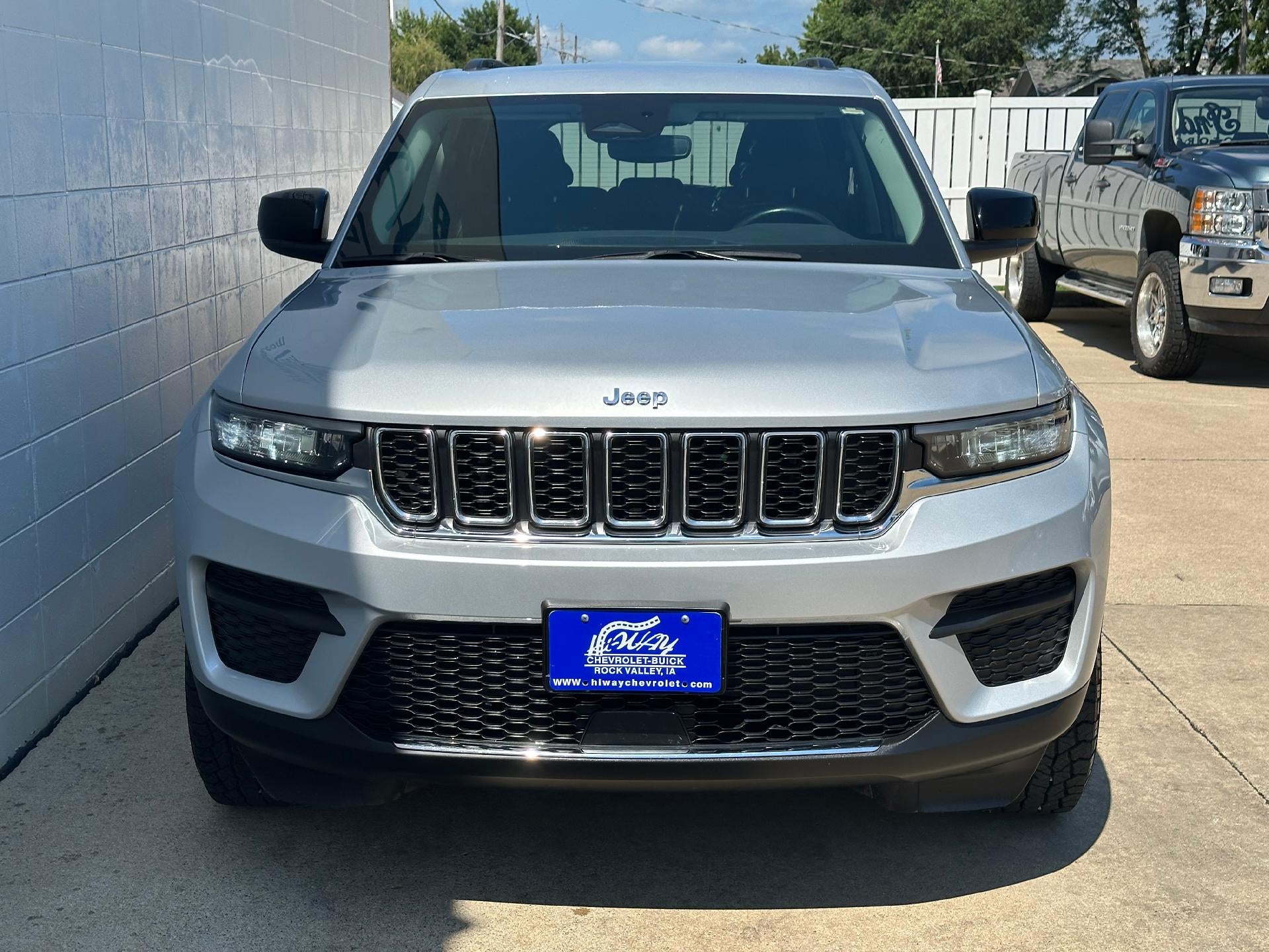 2022 Jeep Grand Cherokee Base