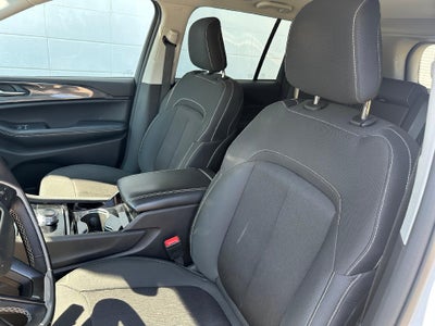 2022 Jeep Grand Cherokee Base