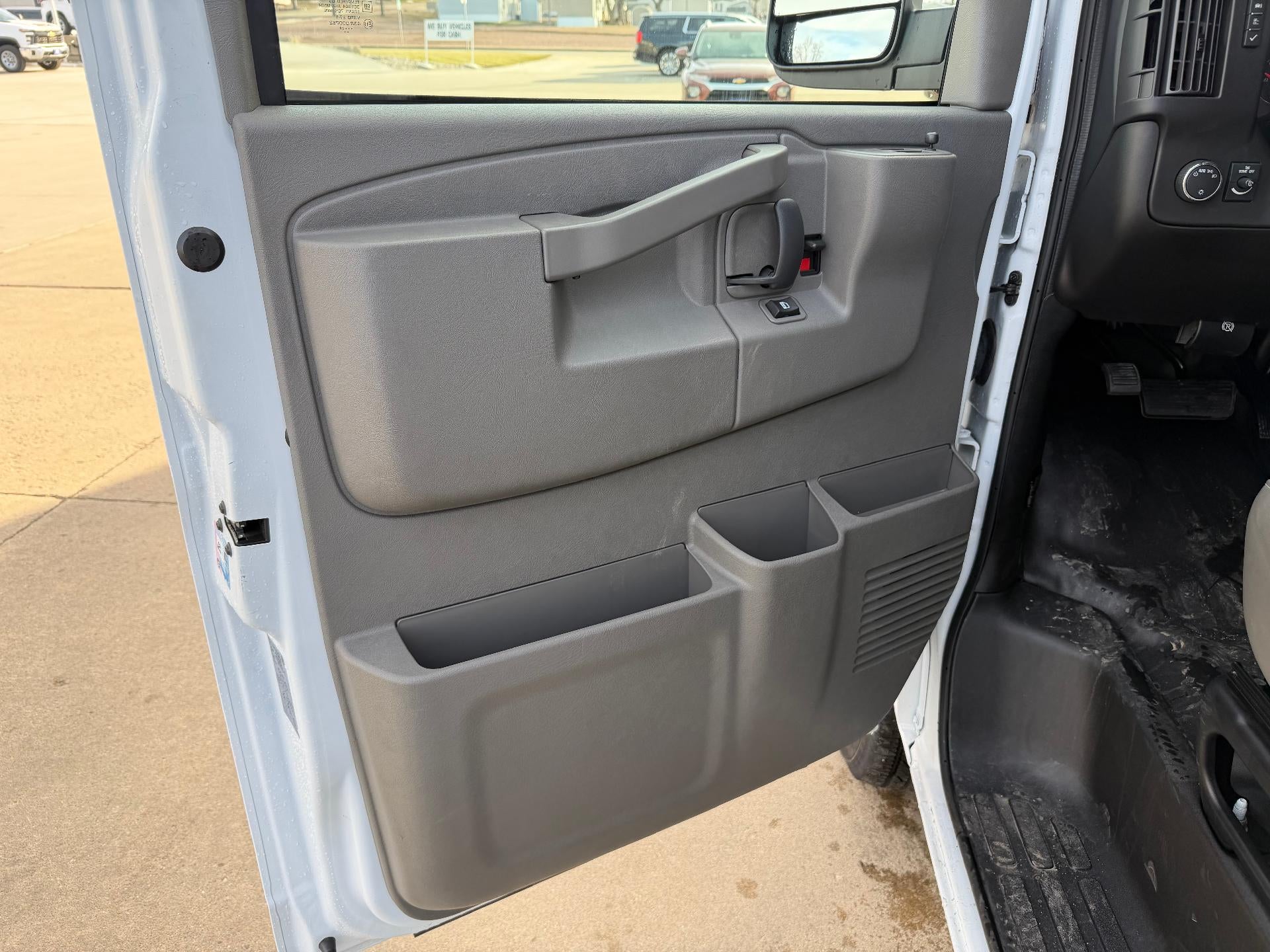 2024 Chevrolet Express Passenger 2500 LS