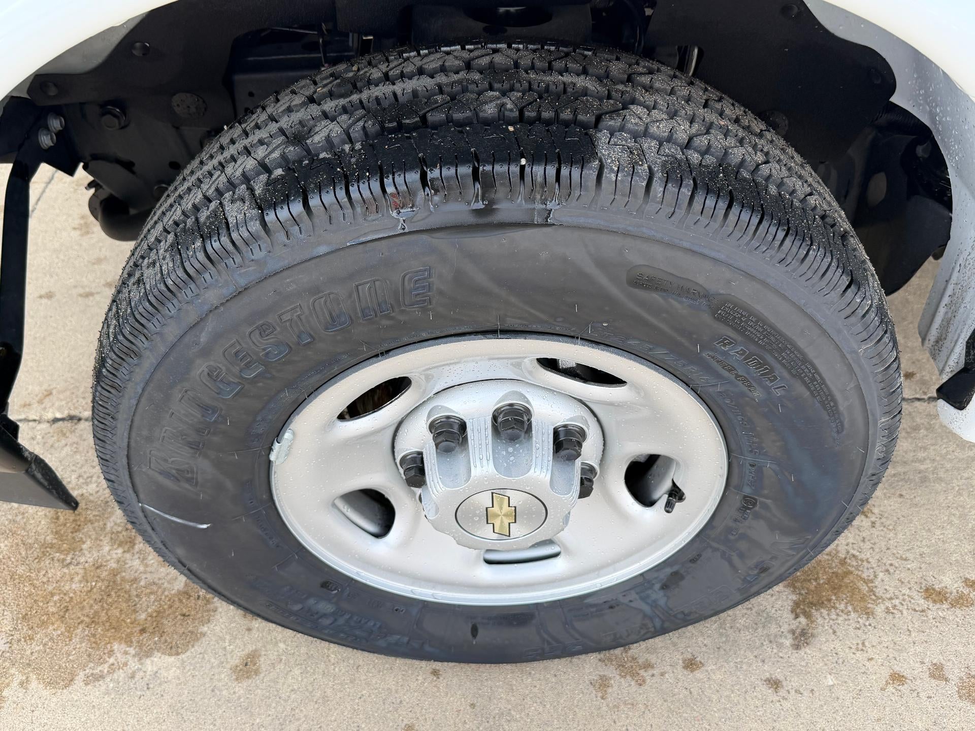 2024 Chevrolet Express Passenger 2500 LS