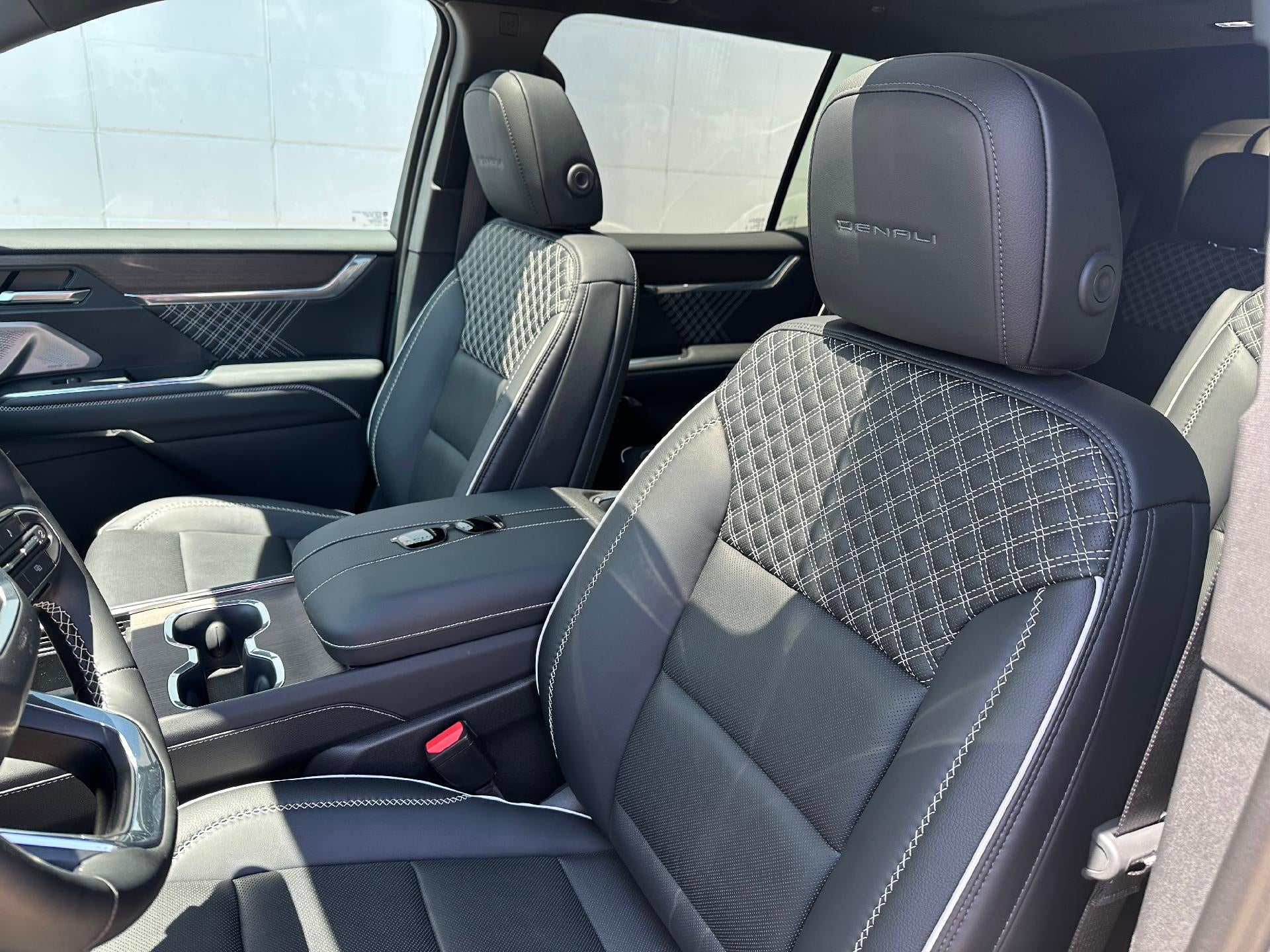 2024 GMC Acadia AWD Denali