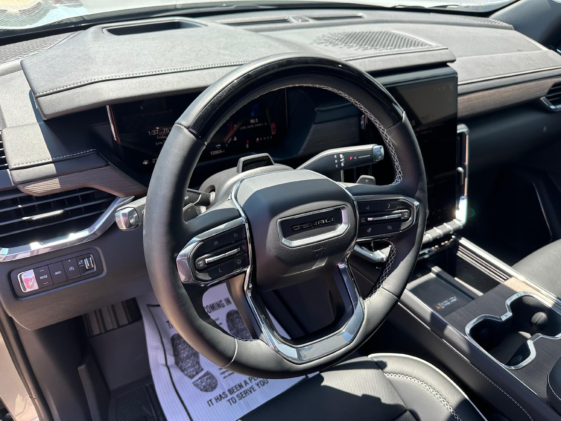 2024 GMC Acadia AWD Denali