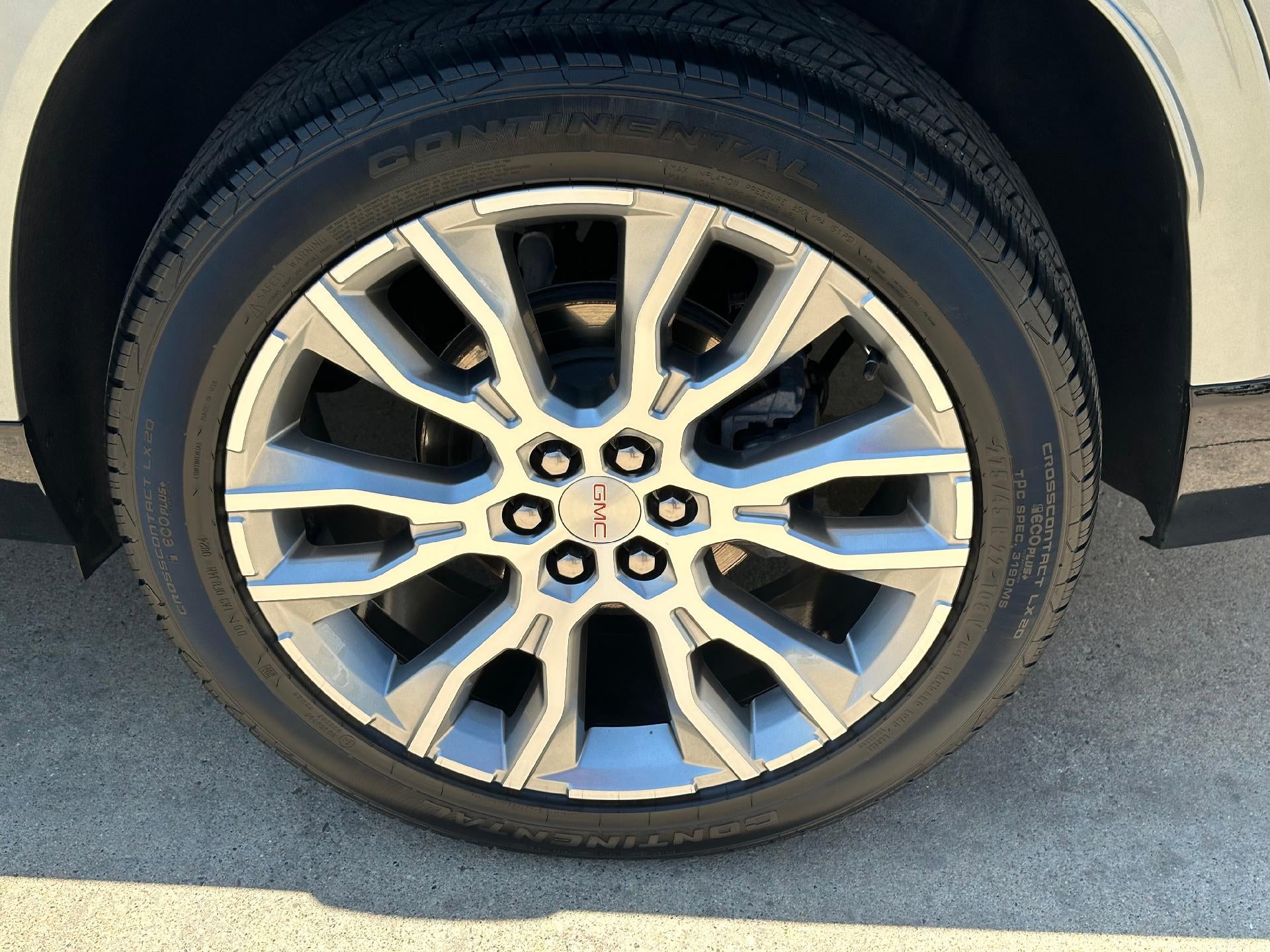 2024 GMC Acadia AWD Denali