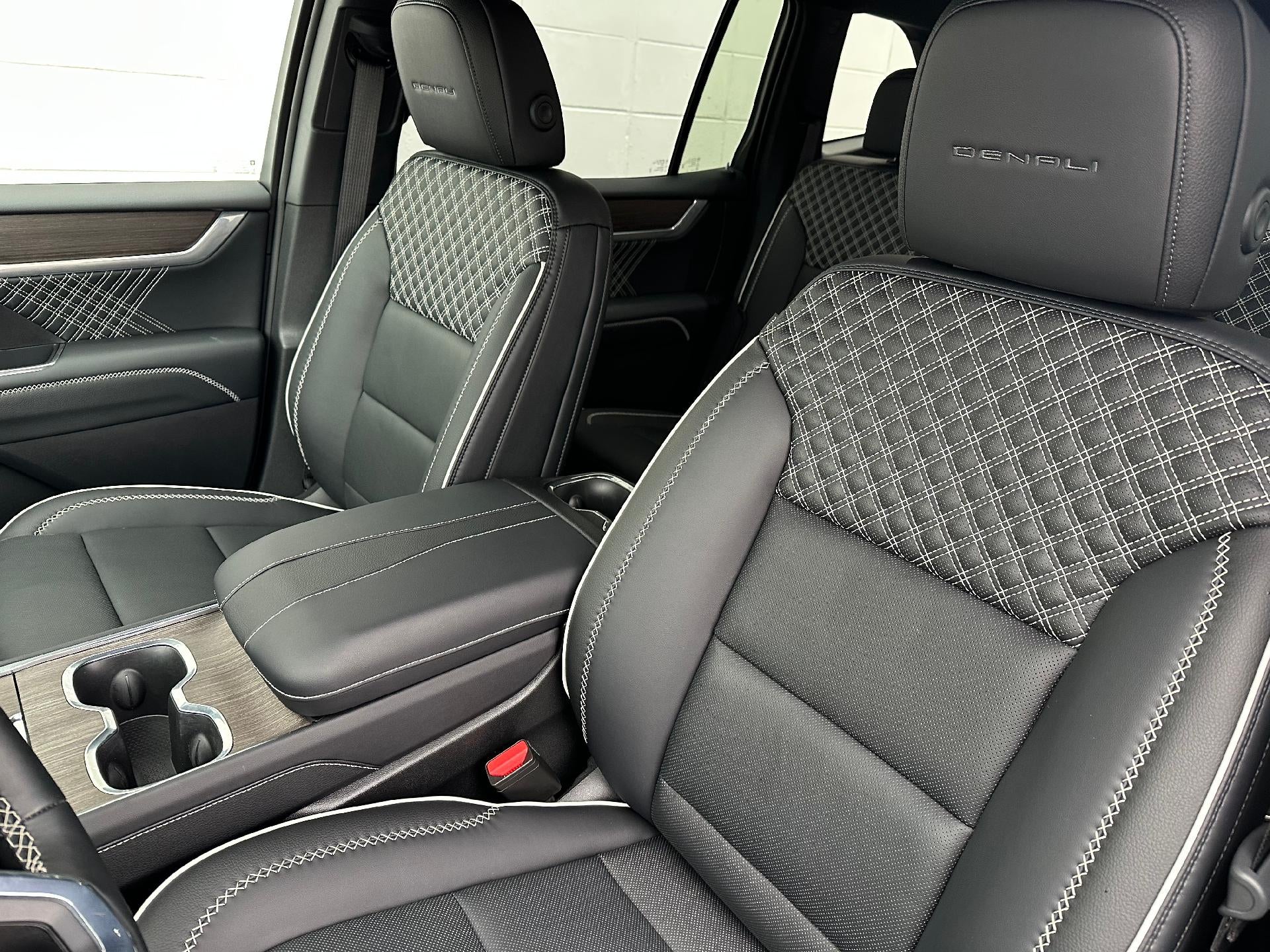 2026 GMC Acadia AWD Denali
