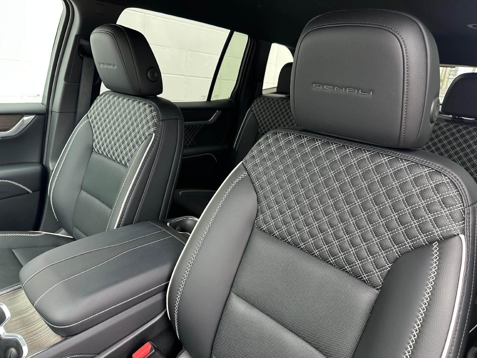2026 GMC Acadia AWD Denali