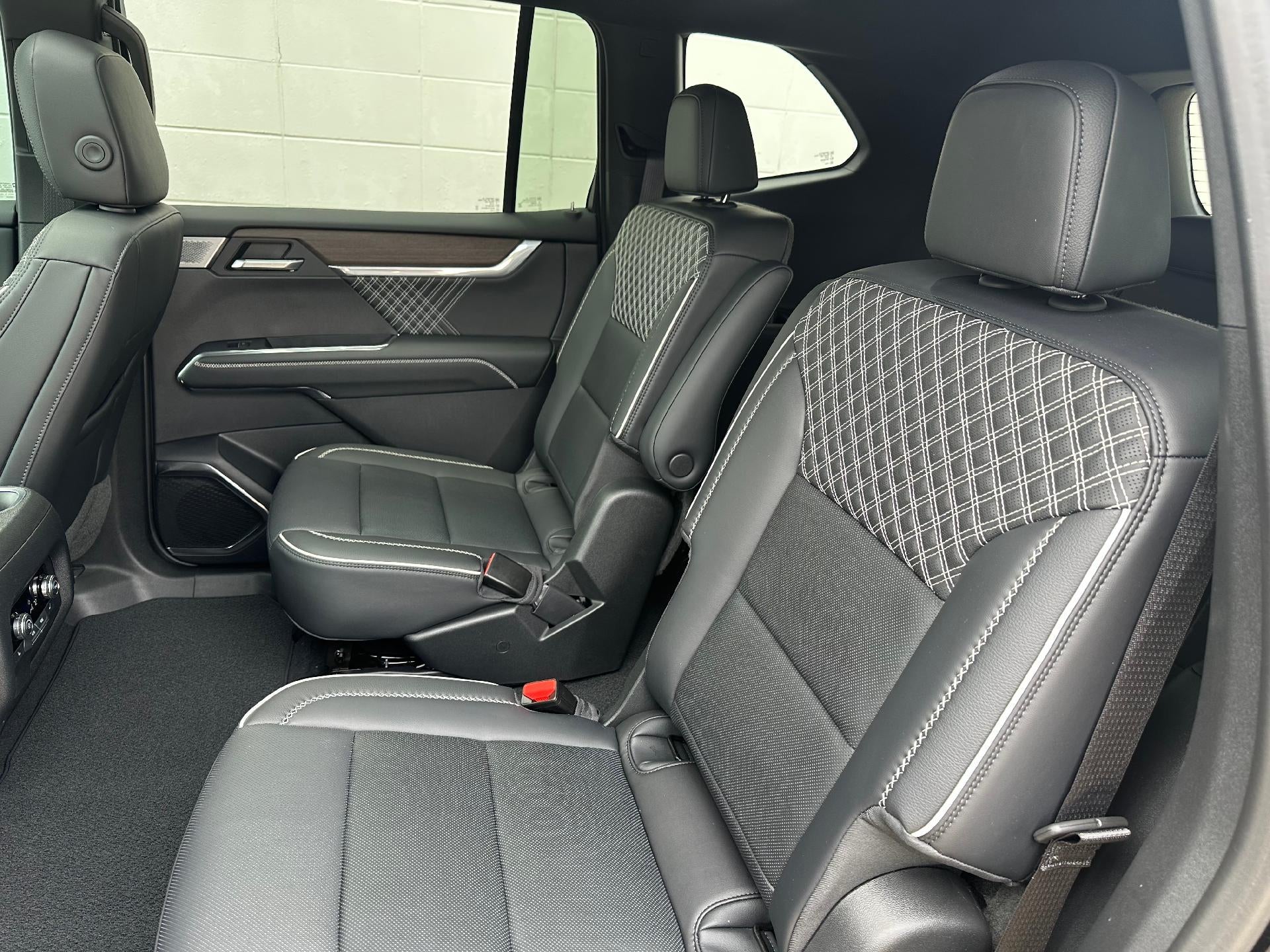 2024 GMC Acadia AWD Denali