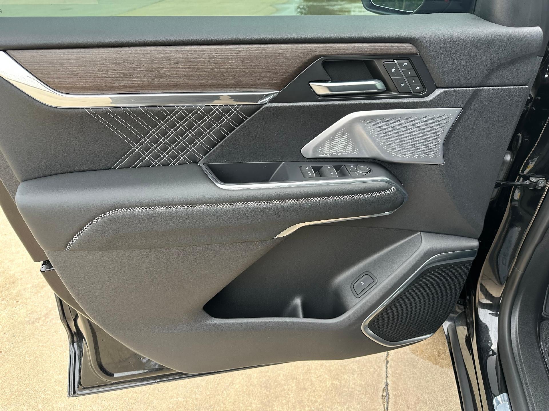 2024 GMC Acadia AWD Denali