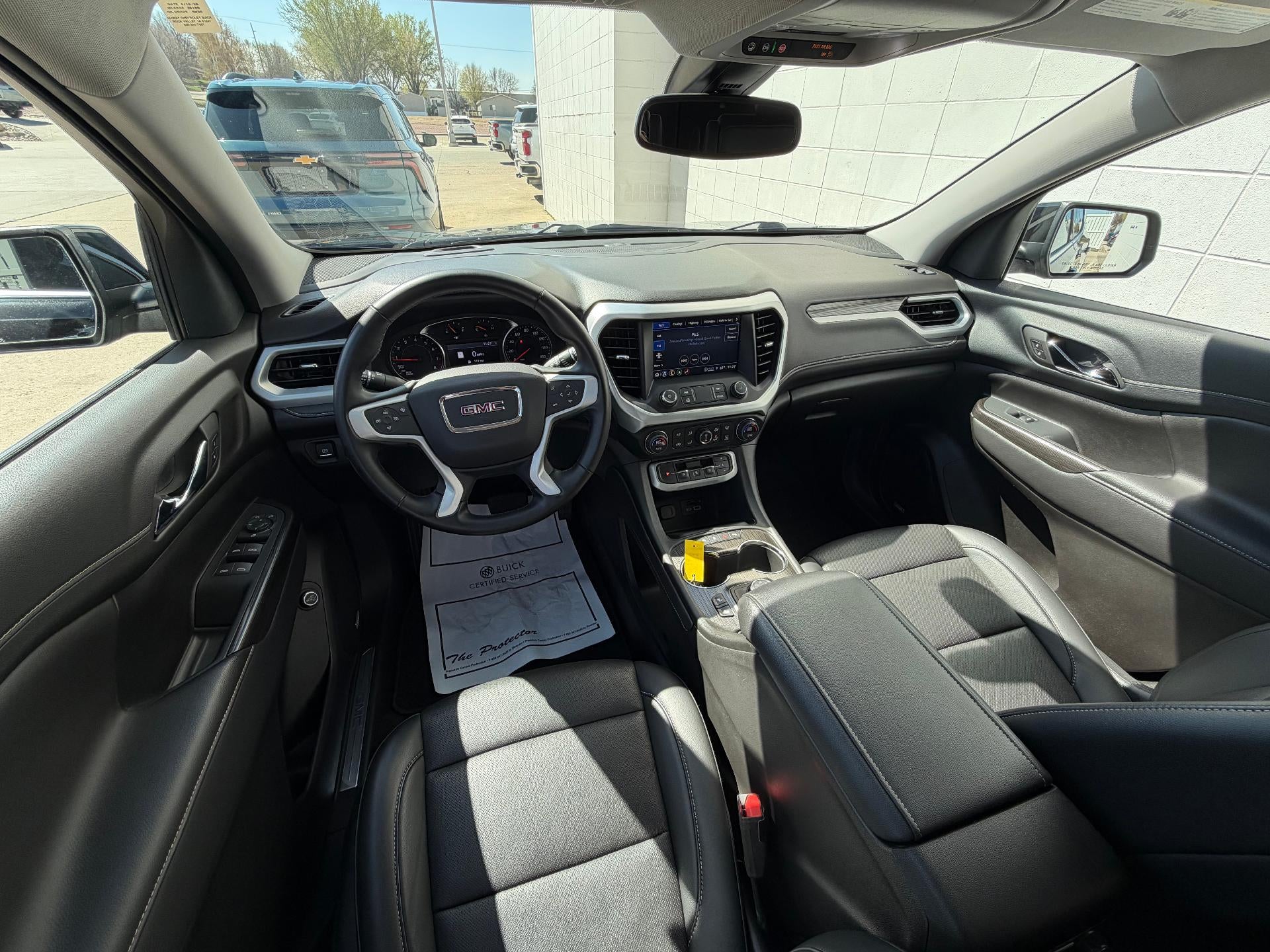 2023 GMC Acadia SLT