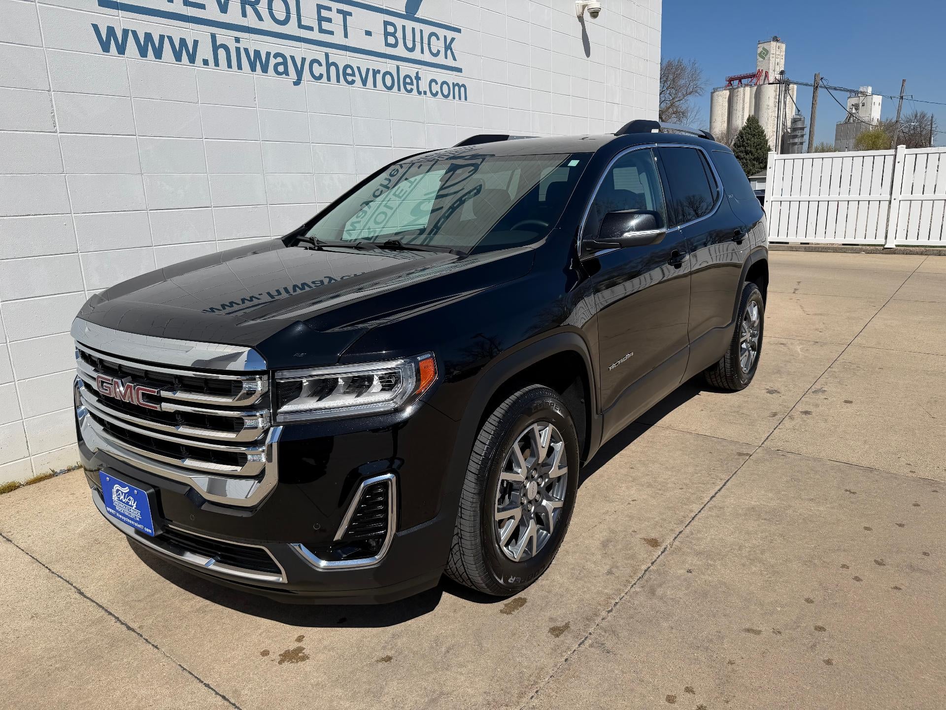 2023 GMC Acadia SLT