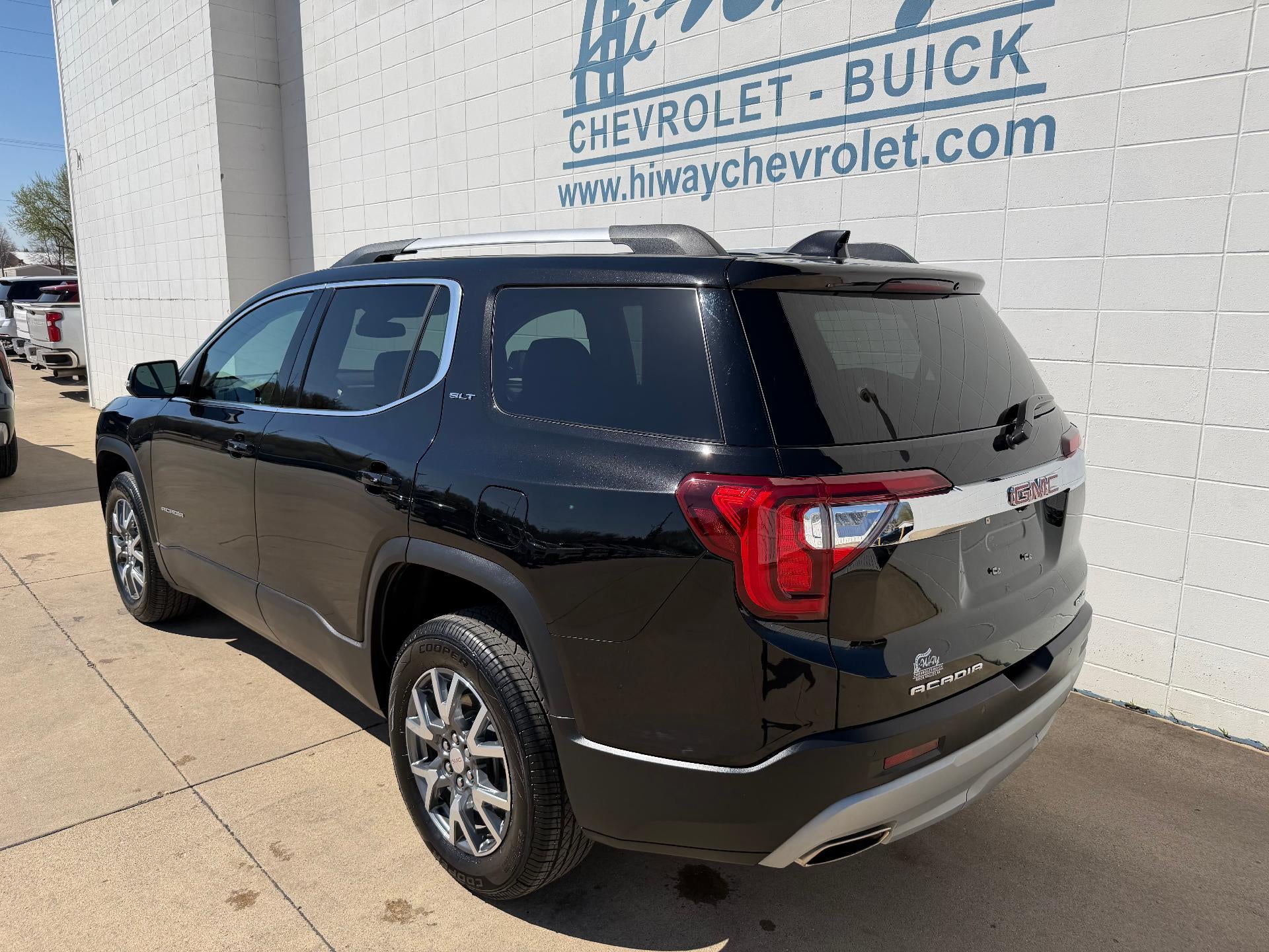2023 GMC Acadia SLT