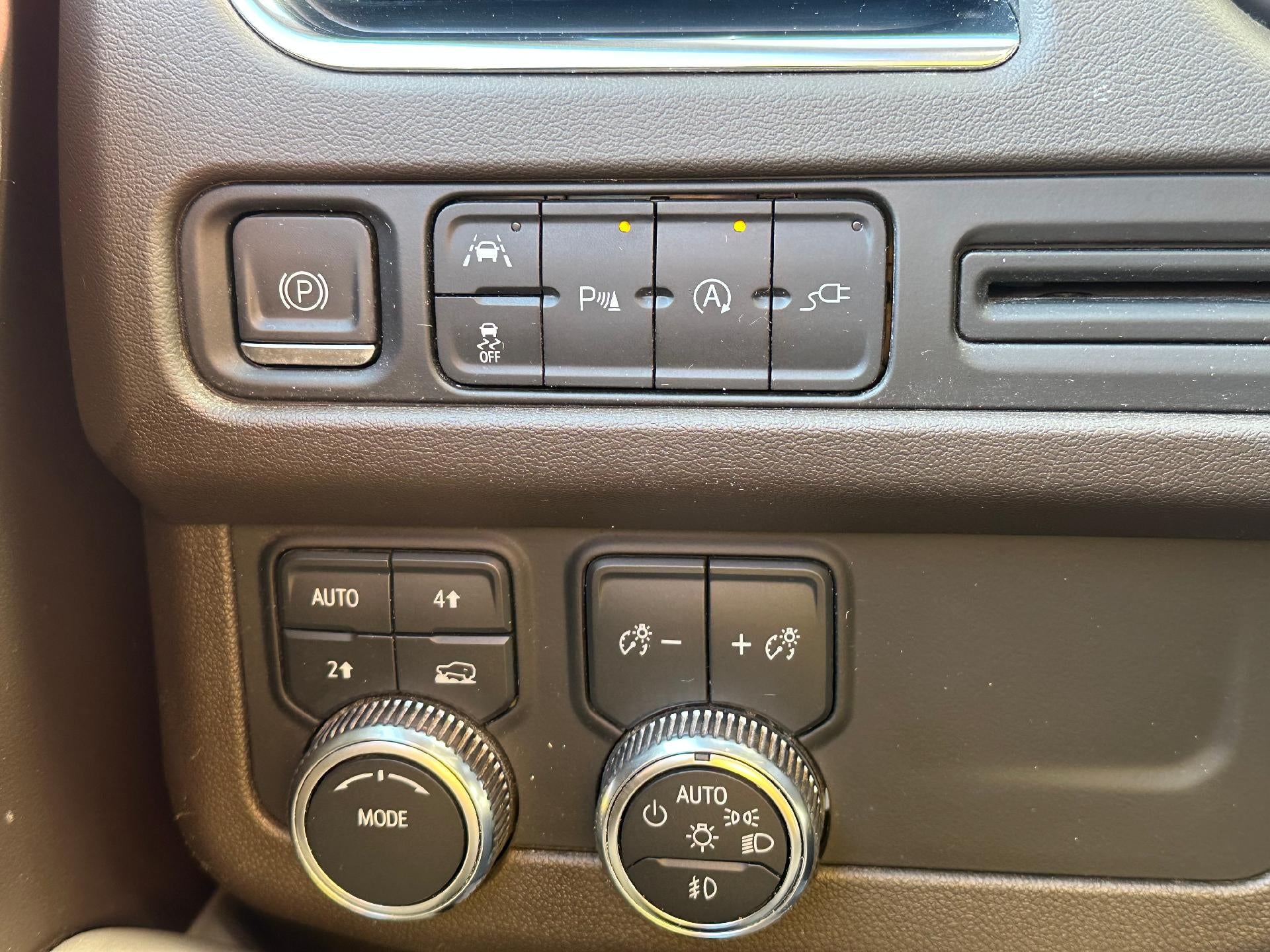 2022 GMC Yukon XL SLT