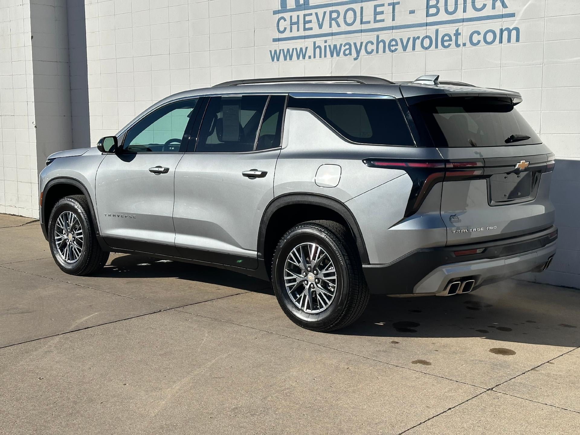 2025 Chevrolet Traverse AWD LT