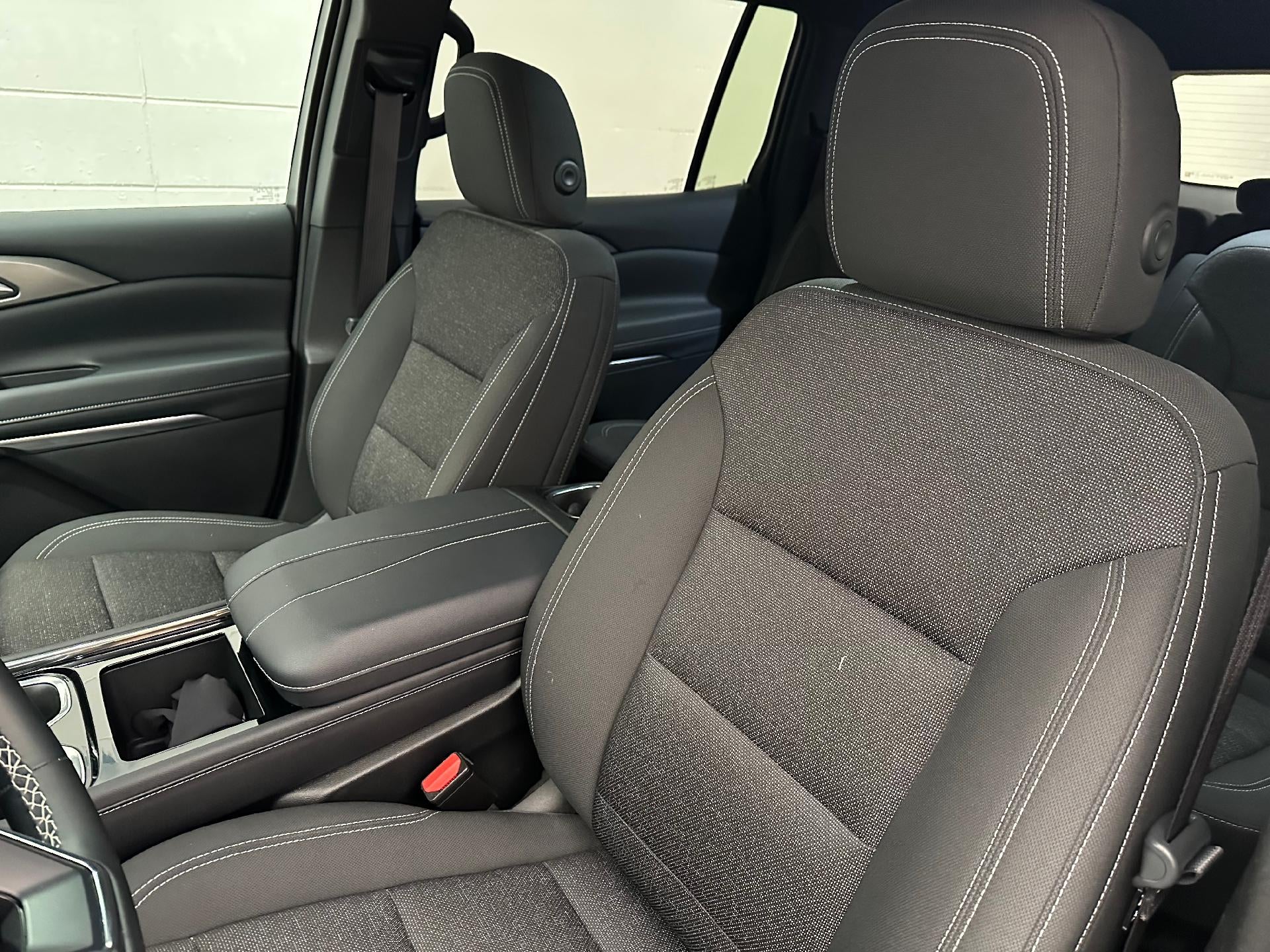 2025 Chevrolet Traverse AWD LT