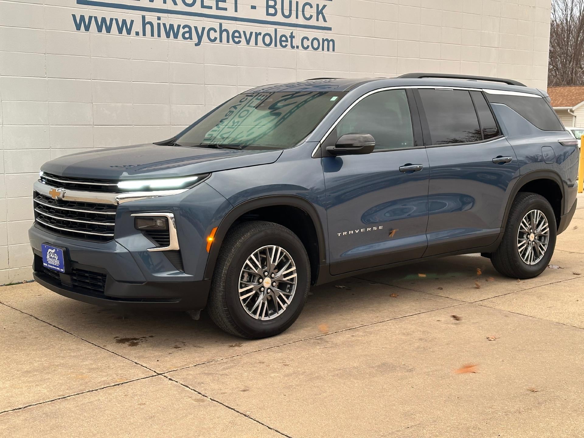 2025 Chevrolet Traverse AWD LT