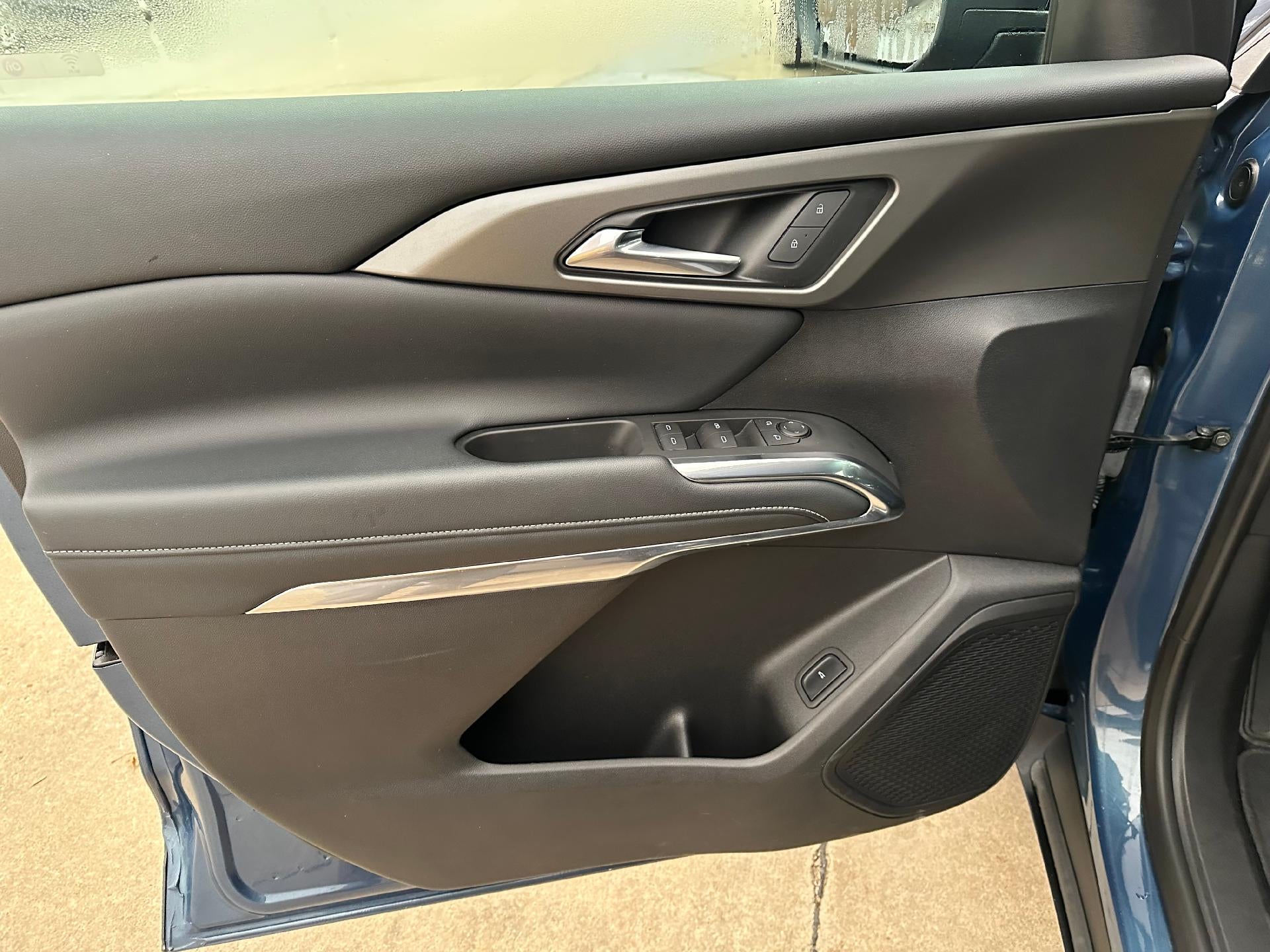 2025 Chevrolet Traverse AWD LT