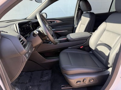 2025 Chevrolet Traverse AWD LT