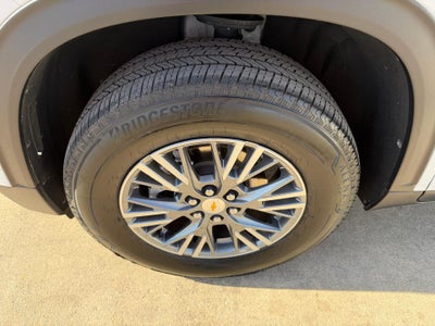 2025 Chevrolet Traverse AWD LT