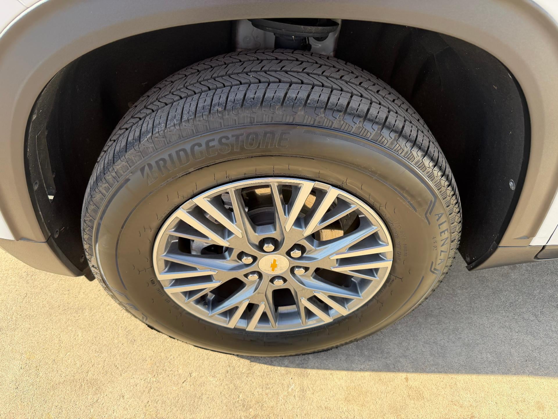 2025 Chevrolet Traverse AWD LT