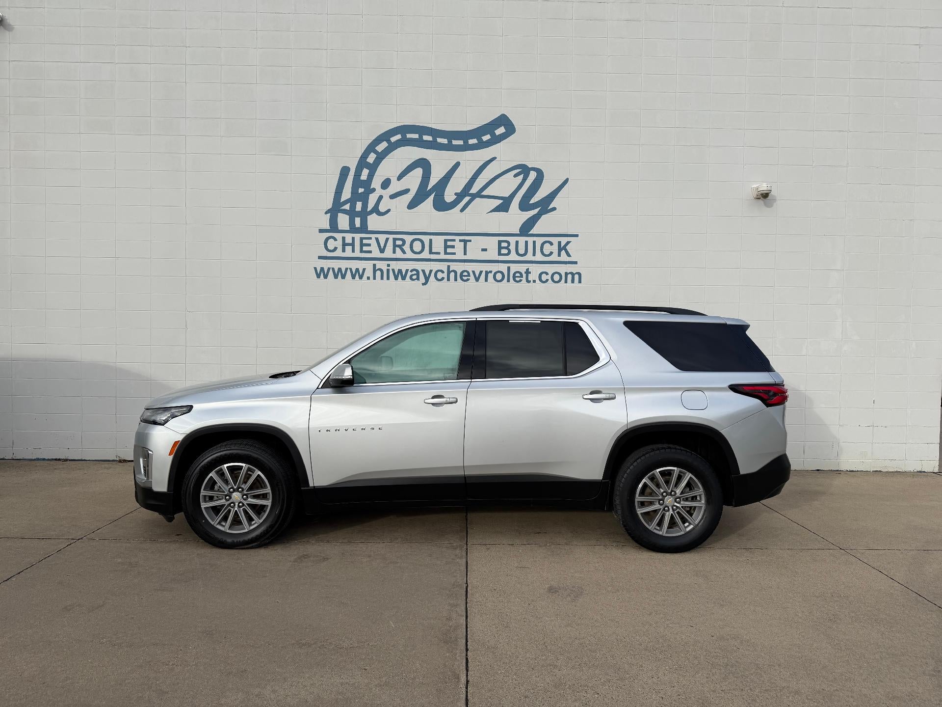 2022 Chevrolet Traverse LT Leather