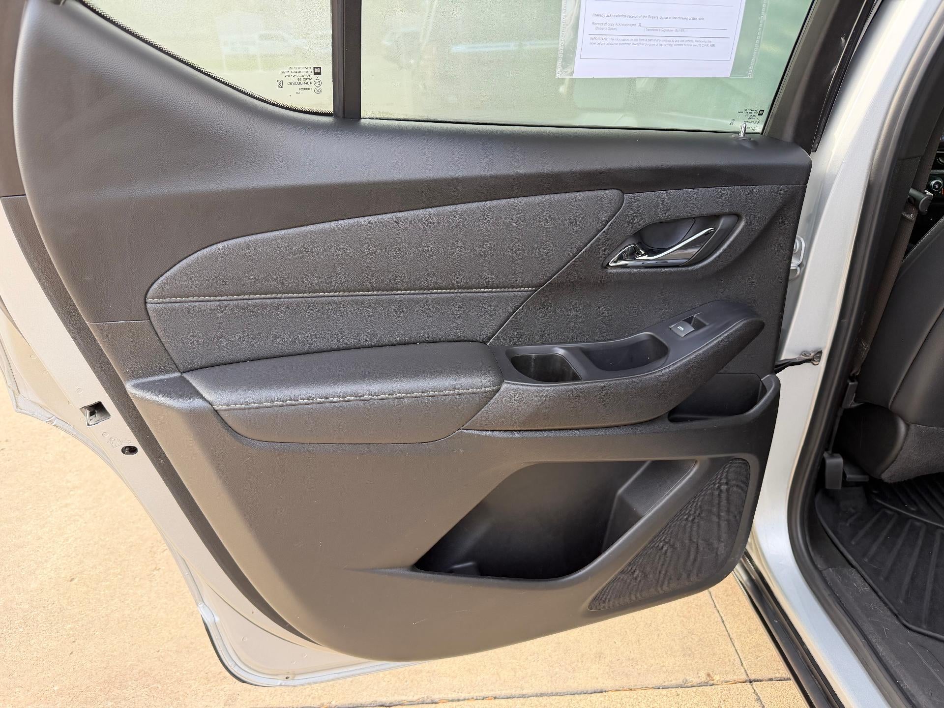 2022 Chevrolet Traverse LT Leather