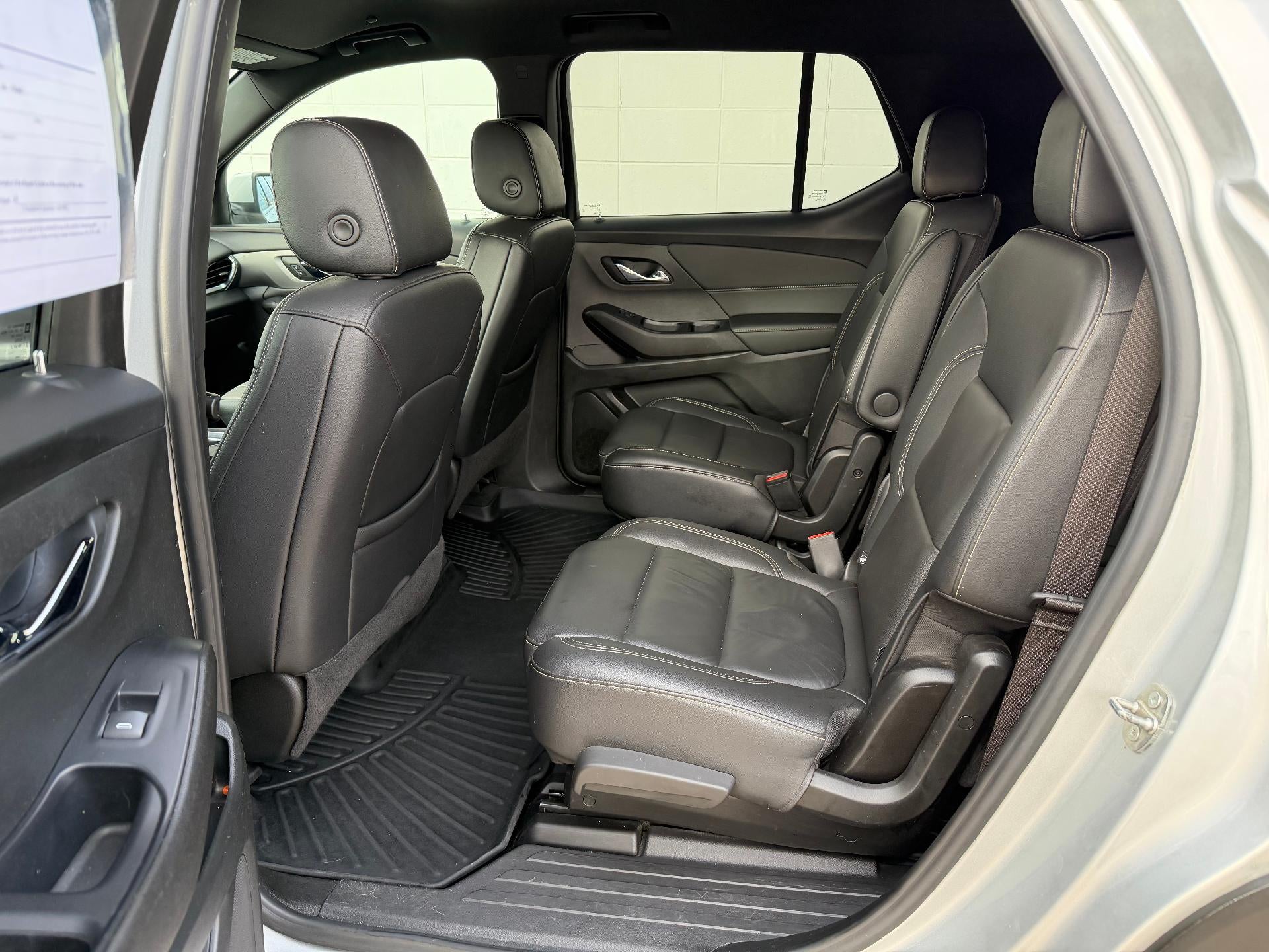 2022 Chevrolet Traverse LT Leather