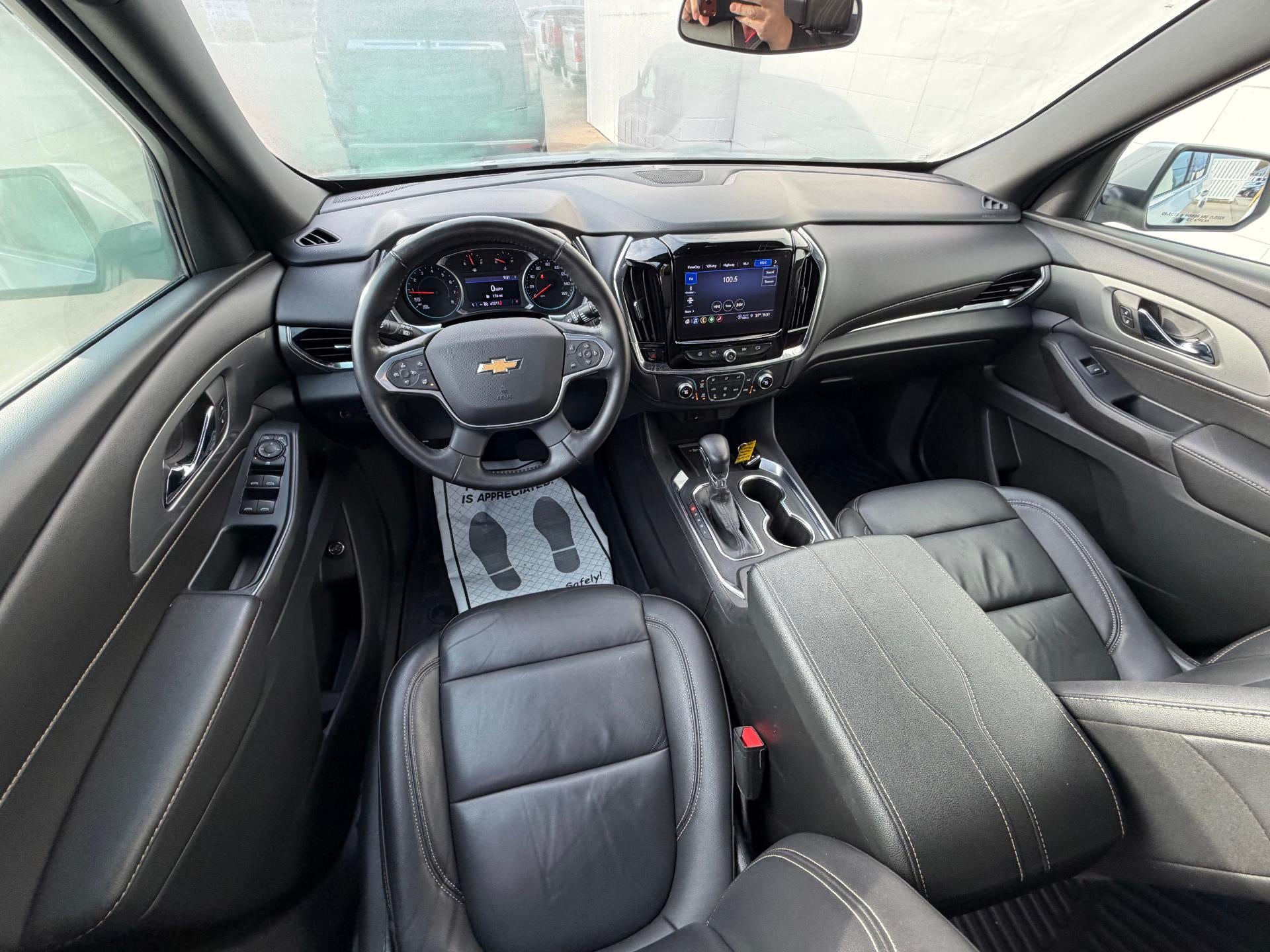 2022 Chevrolet Traverse LT Leather