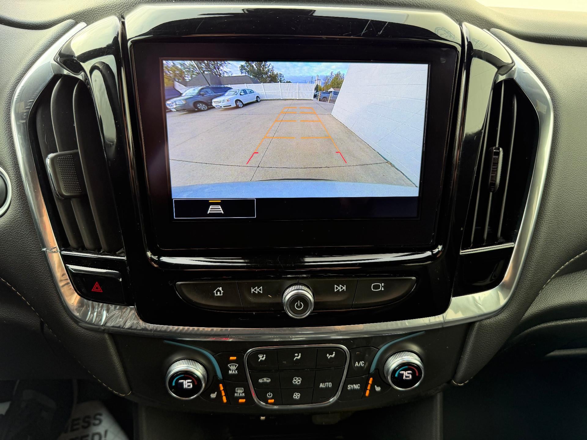 2022 Chevrolet Traverse LT Leather