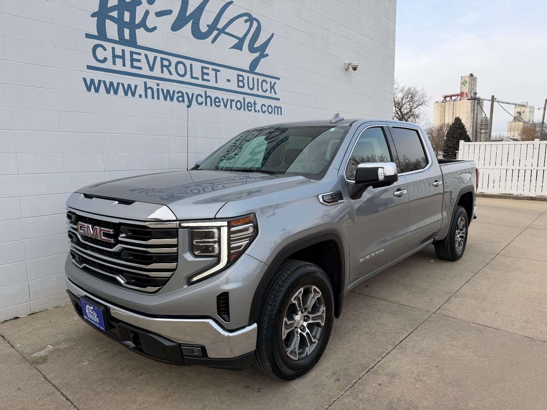 2025 GMC Sierra 1500 SLT