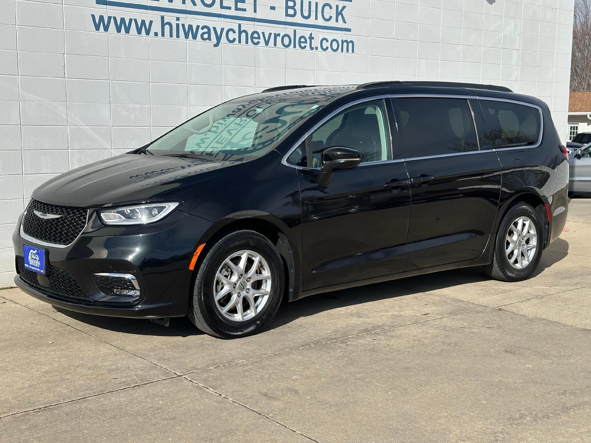 2022 Chrysler Pacifica Touring L
