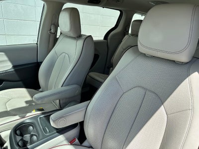 2020 Chrysler Pacifica Base