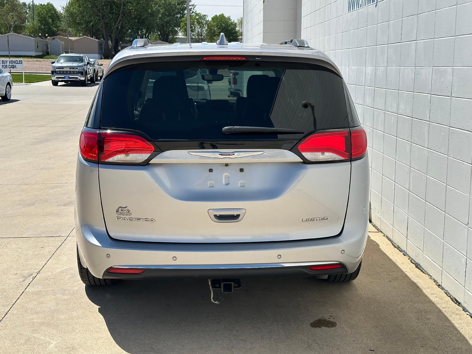 2020 Chrysler Pacifica Base