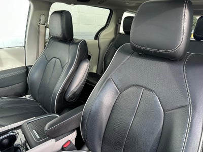 2023 Chrysler Pacifica Hybrid Limited