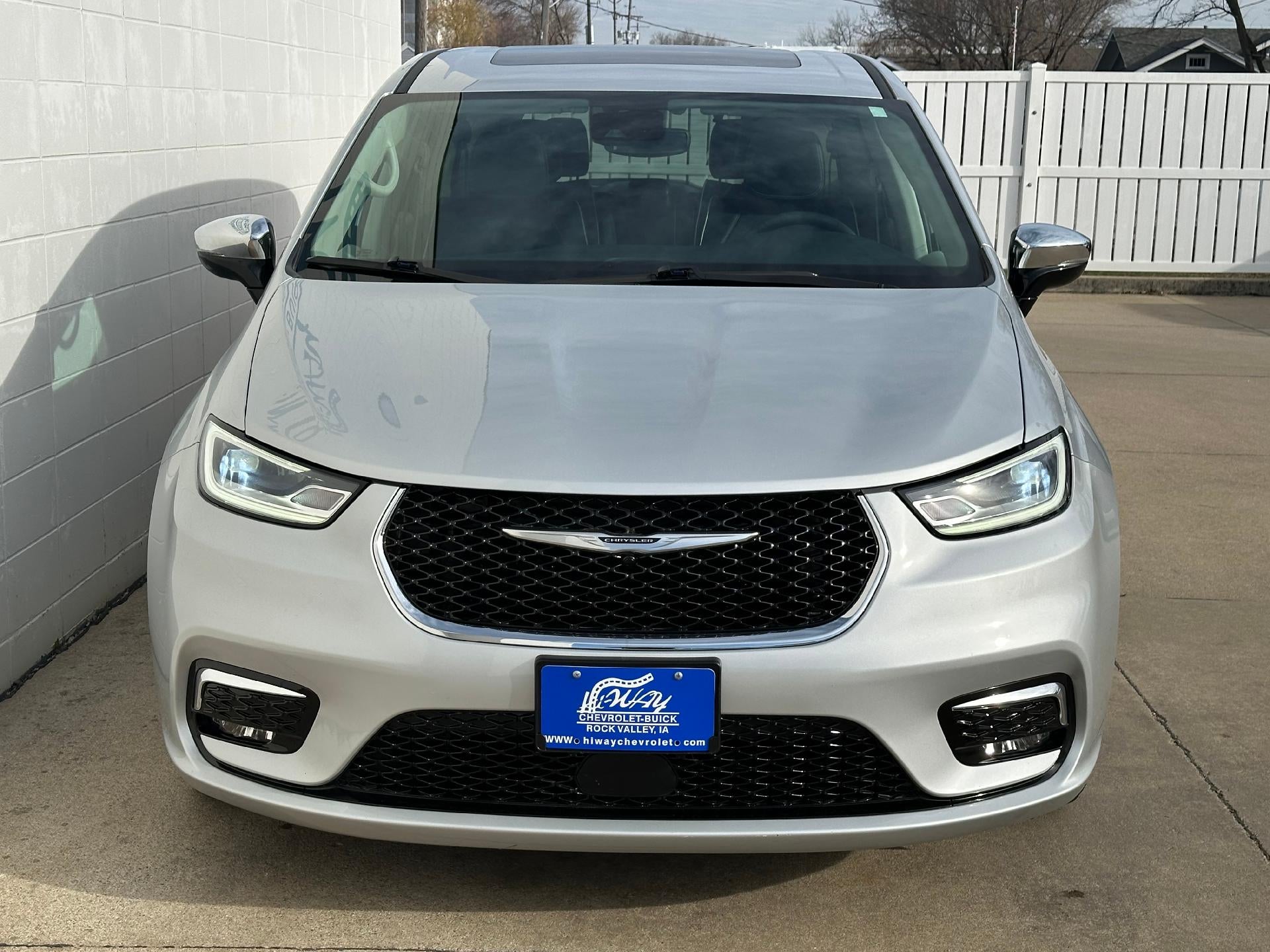 2023 Chrysler Pacifica Hybrid Limited