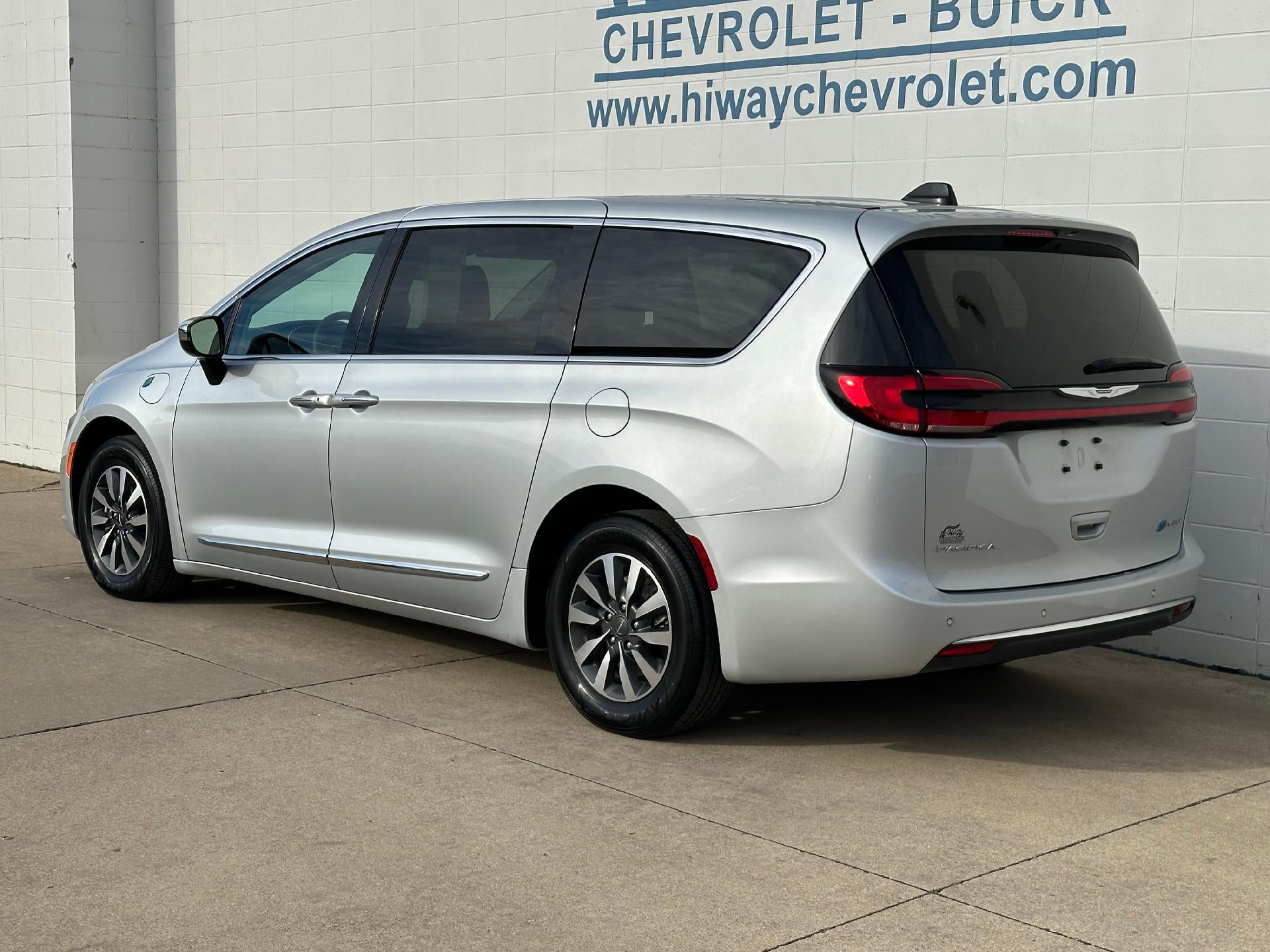 2023 Chrysler Pacifica Hybrid Limited