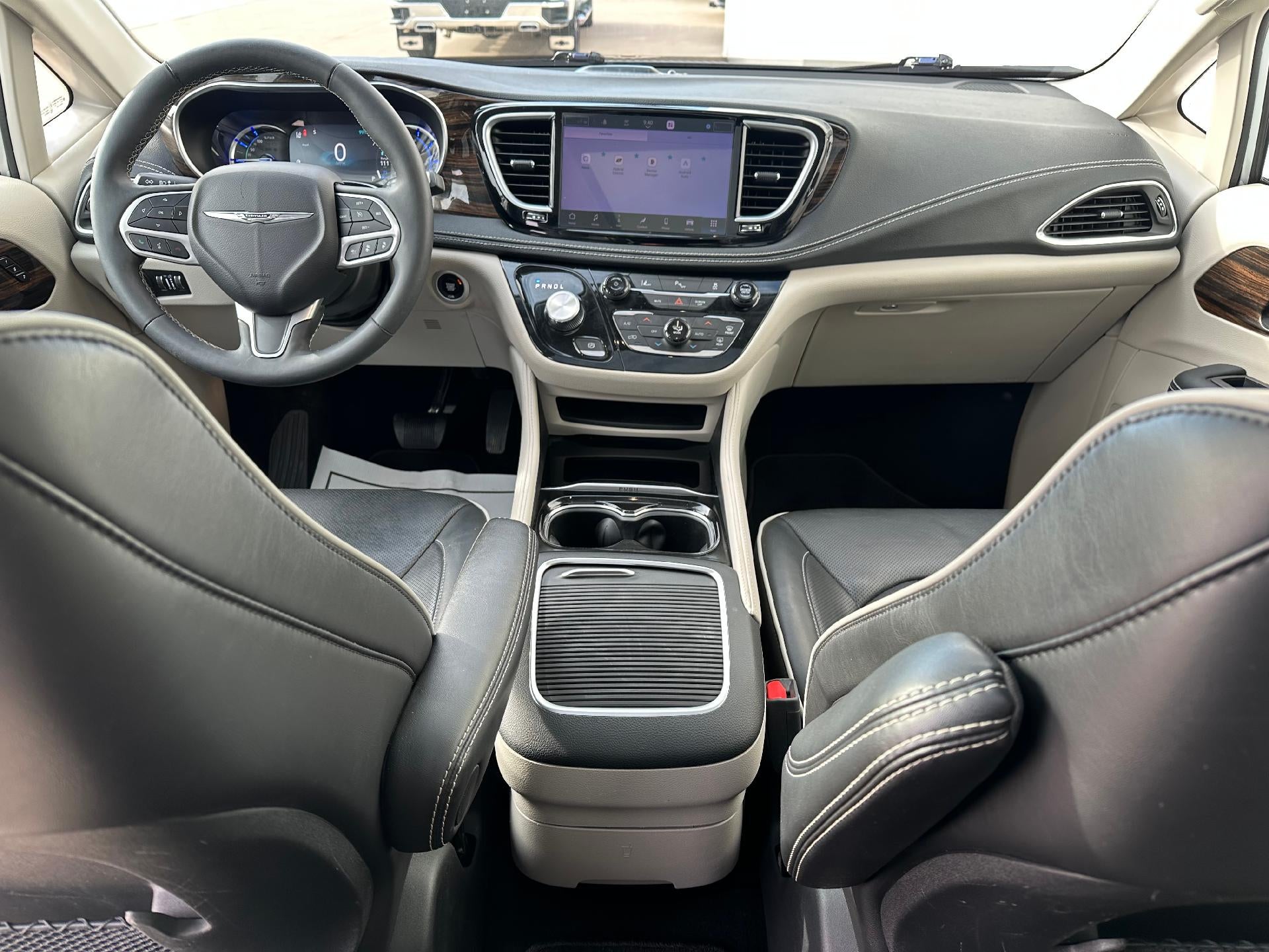 2023 Chrysler Pacifica Hybrid Limited