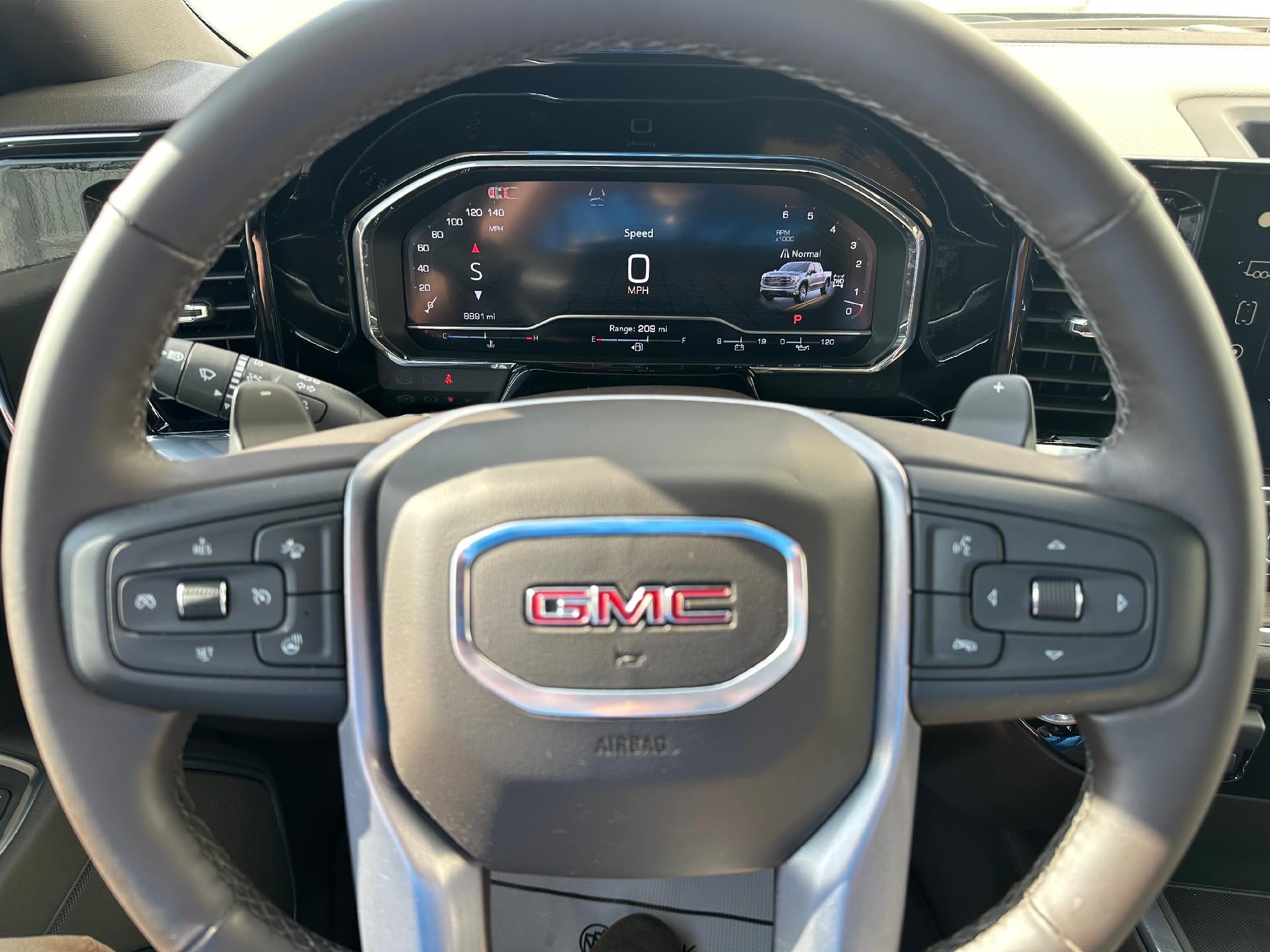 2025 GMC Sierra 1500 SLT