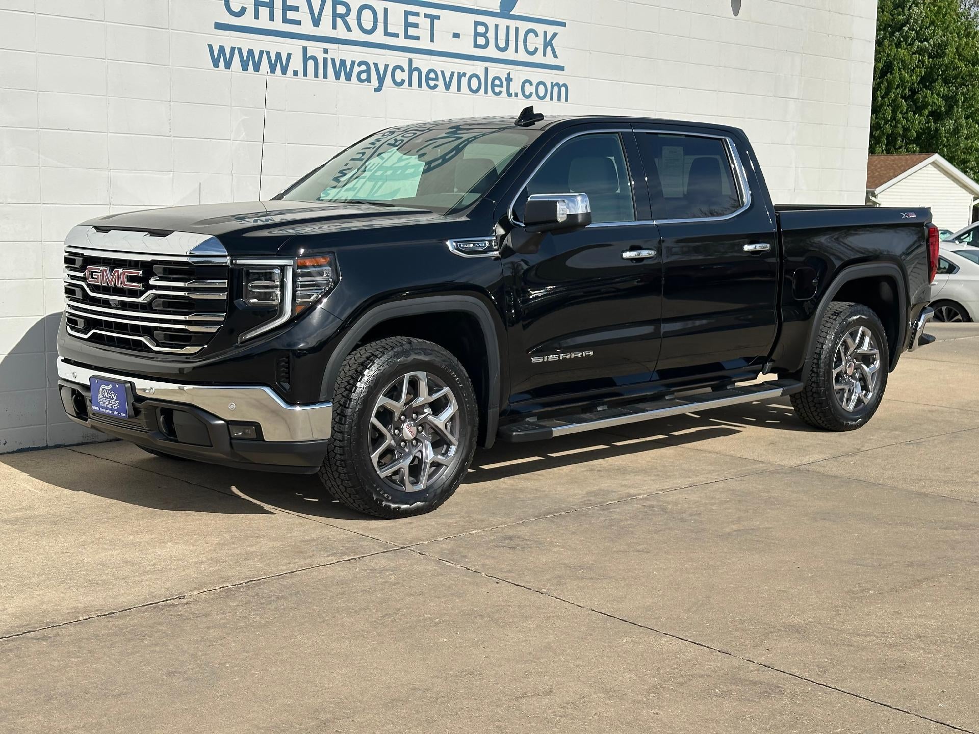 2025 GMC Sierra 1500 SLT