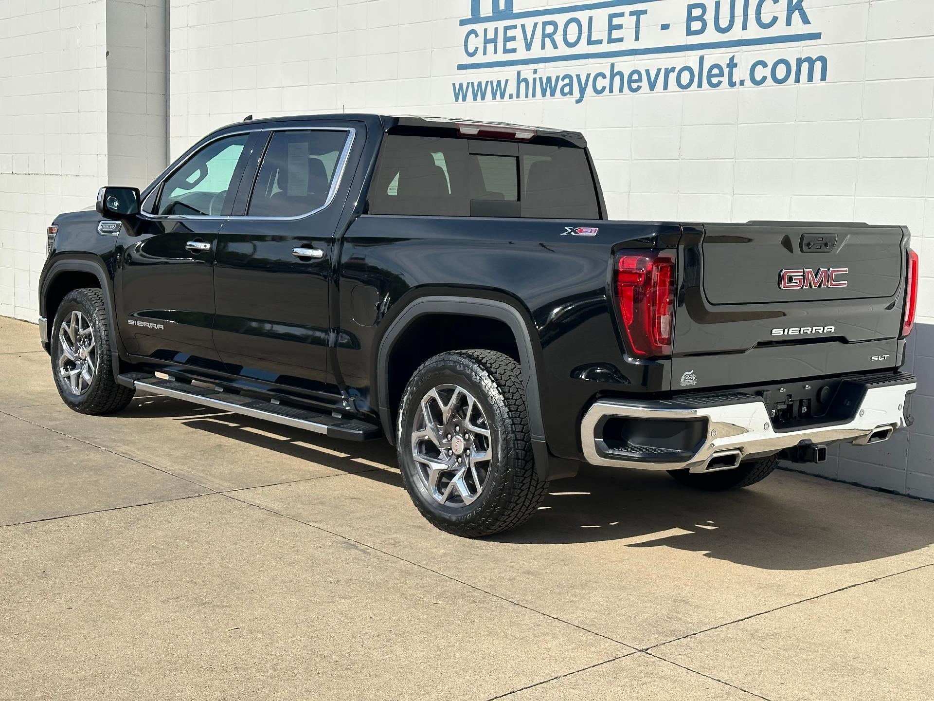 2025 GMC Sierra 1500 SLT