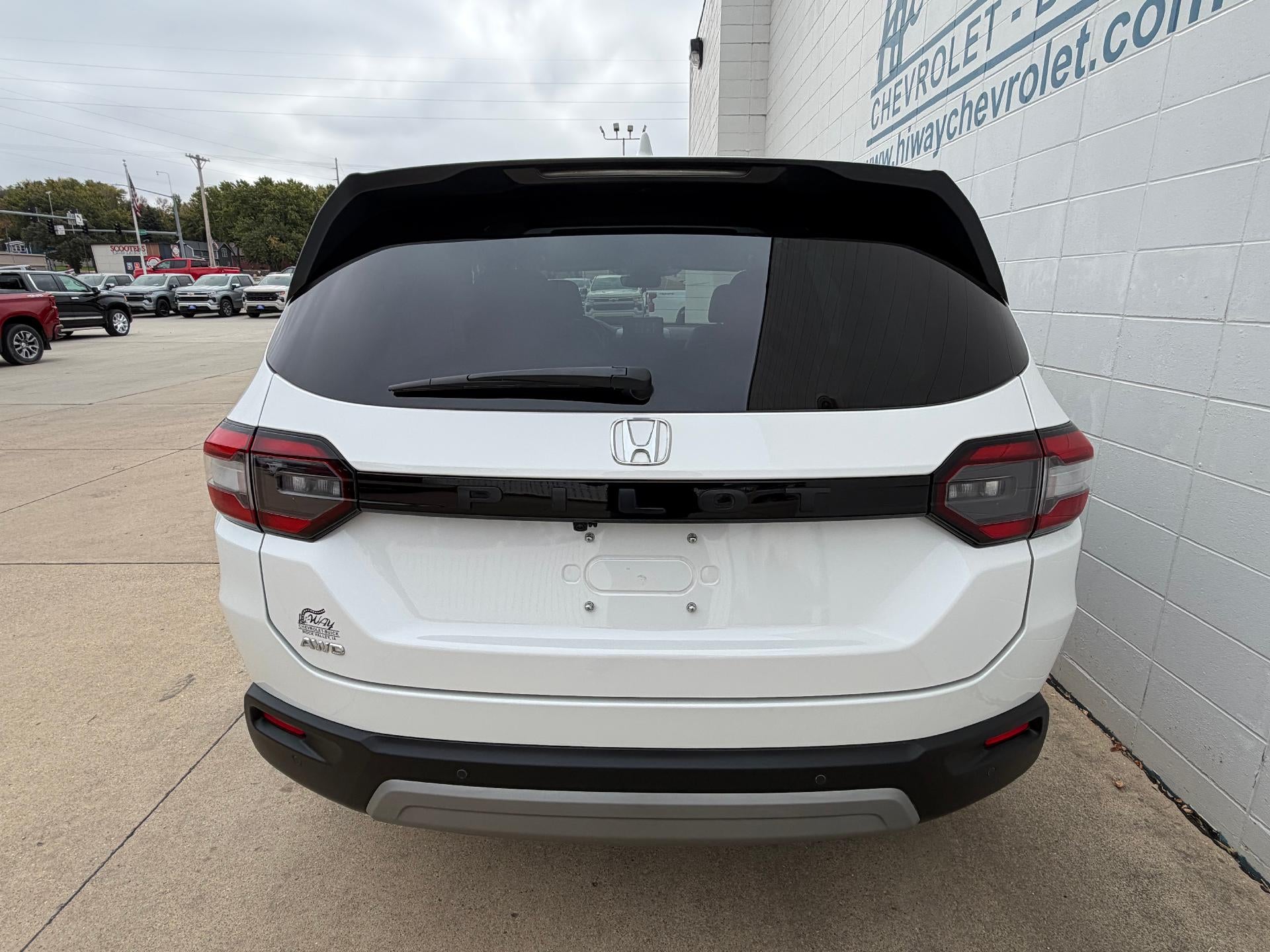 2025 Honda Pilot Base
