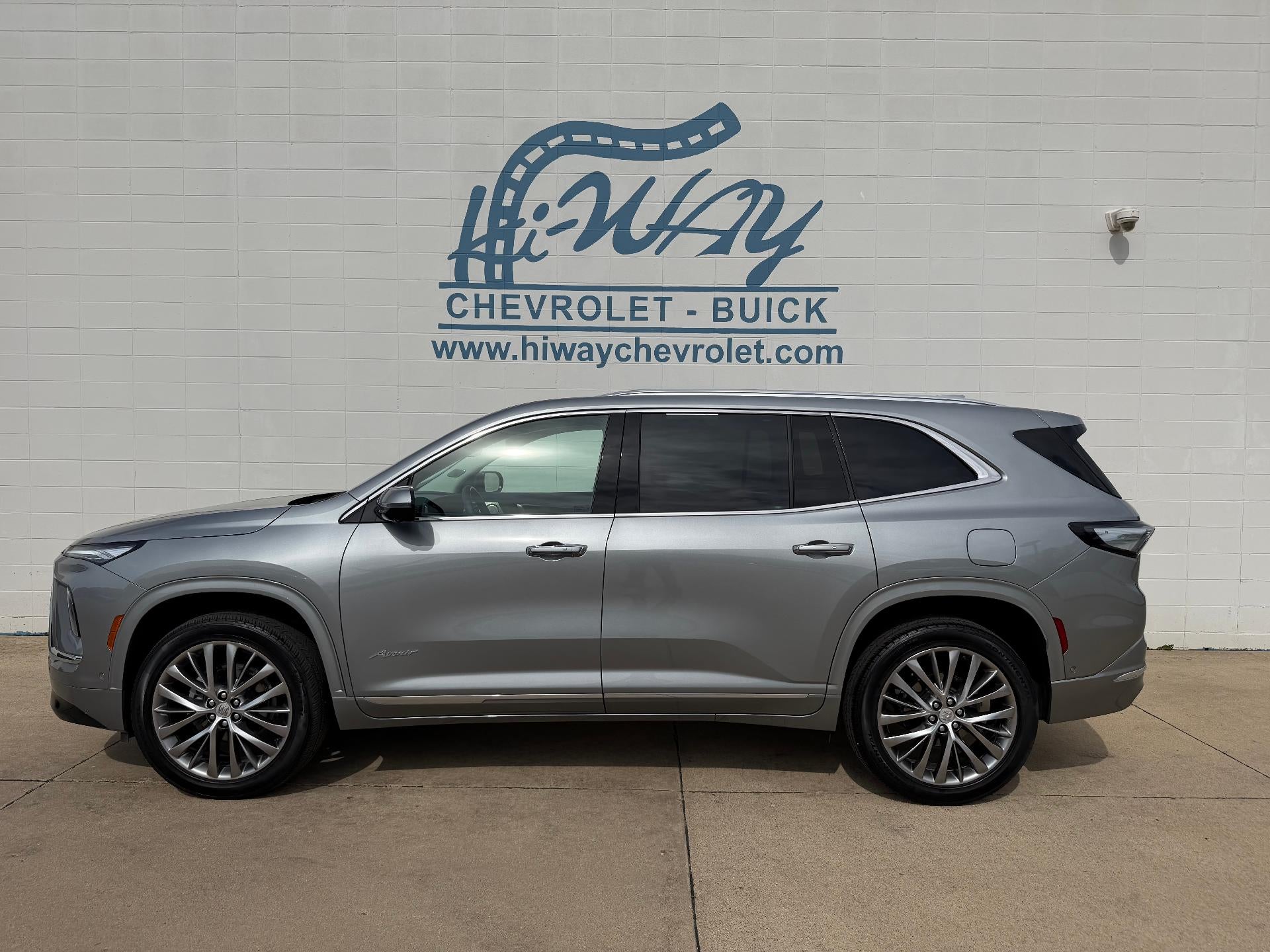 2026 Buick Enclave Avenir AWD's photo