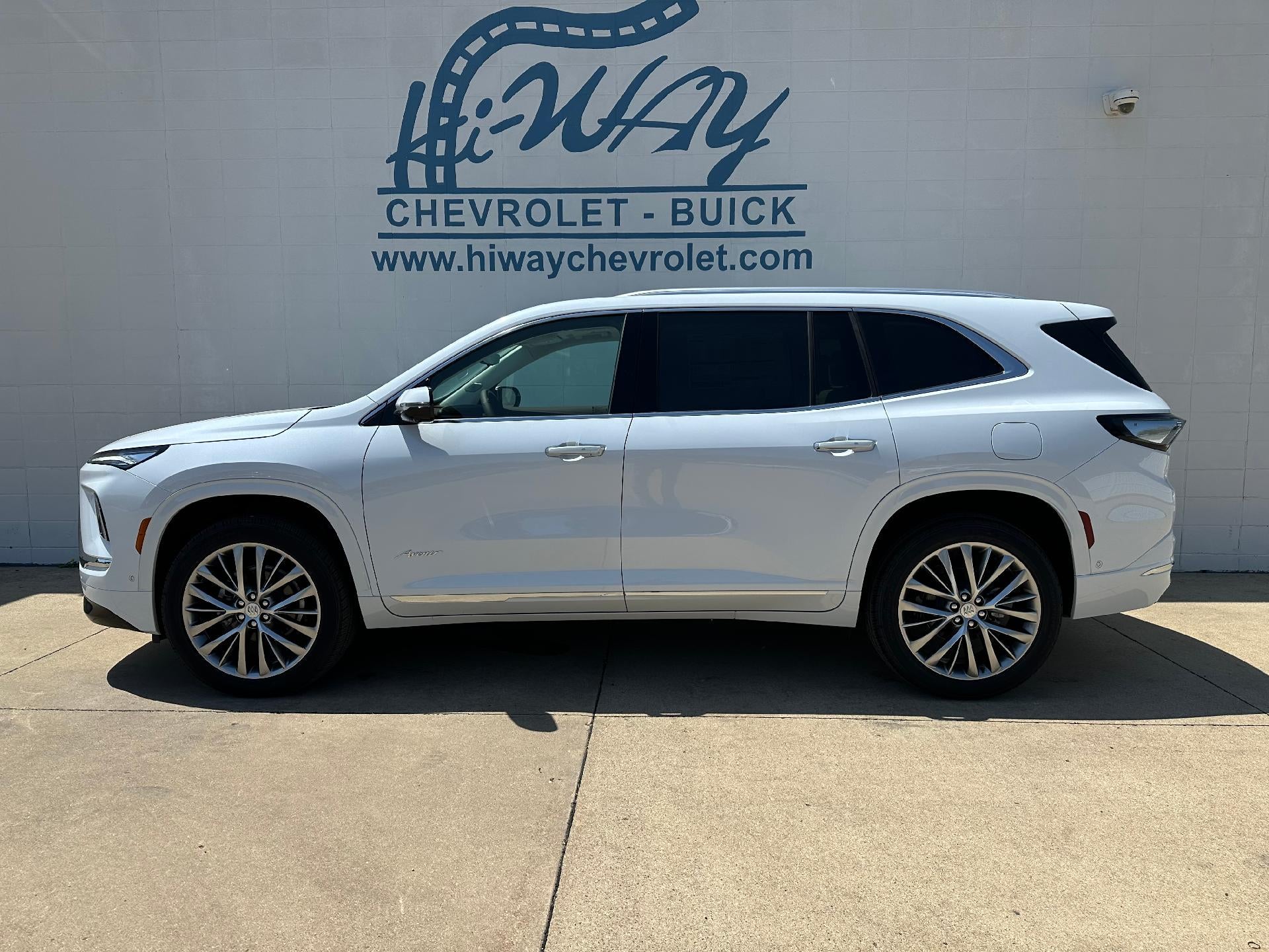 2026 Buick Enclave Avenir AWD's photo