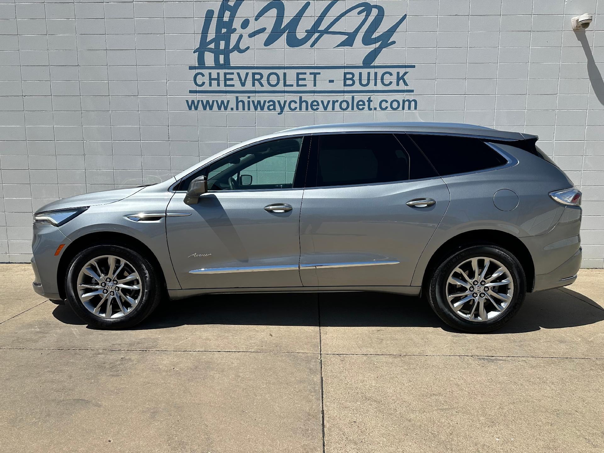 2024 Buick Enclave Avenir AWD's photo